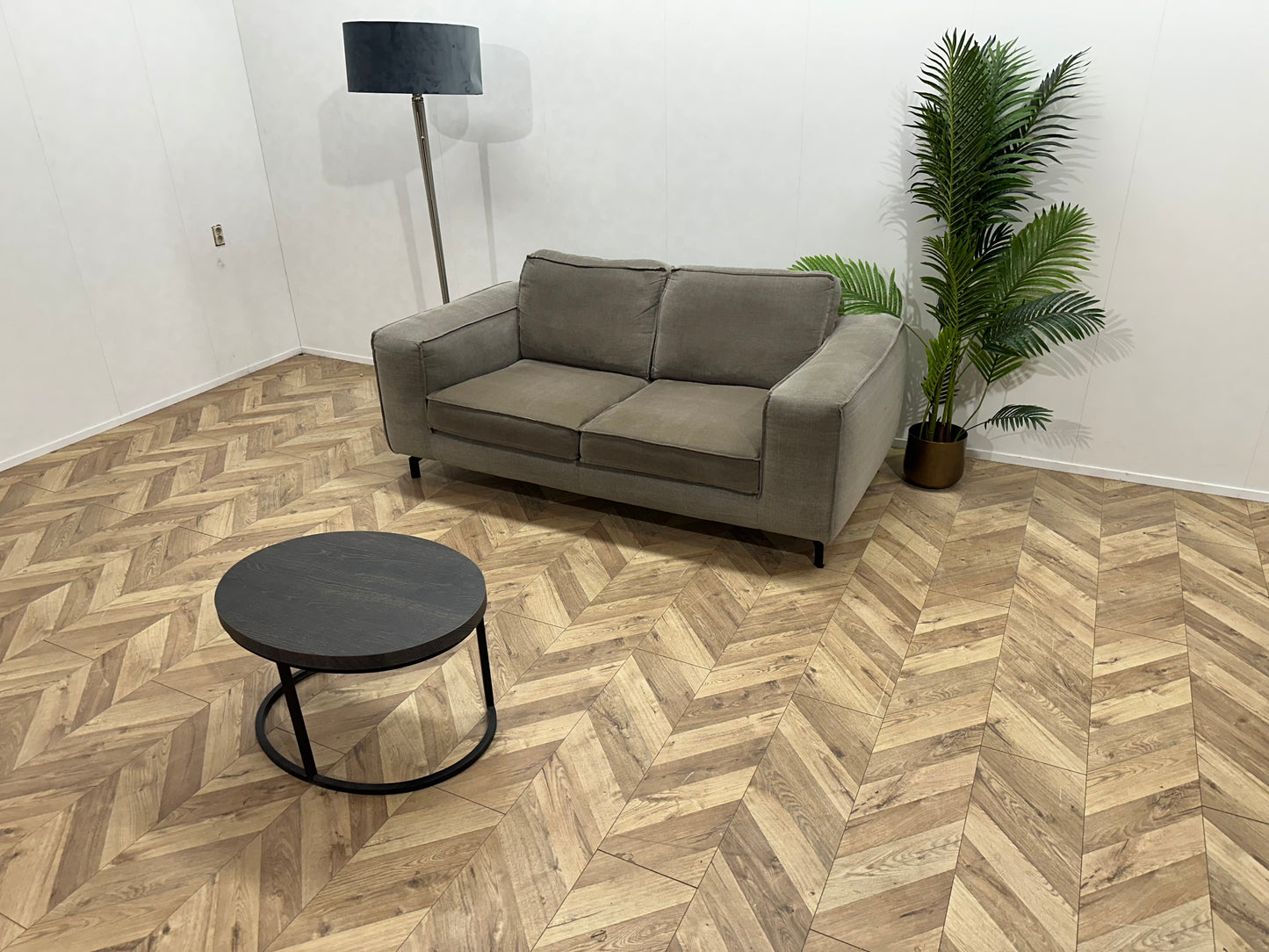 Grijze 2.5-Zits Bank ~ Losse Kussens Met Afneembare Hoezen