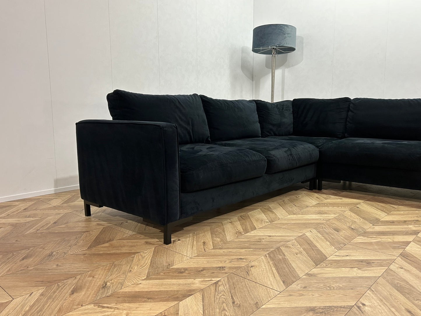 Zwarte Velvet Hoekbank ~ Losse Kussens Met Afneembare Hoezen