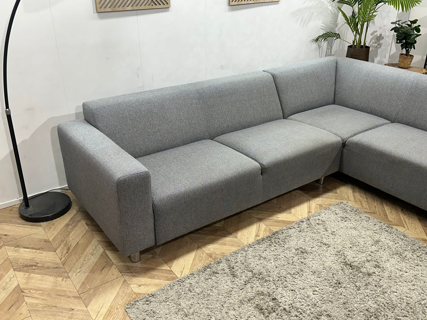 Grijze Hoekbank ~ Vaste Kussens