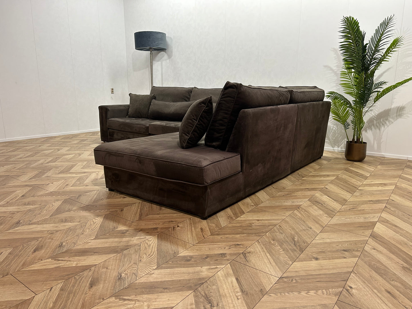 Bruine Velvet Hoekbank ~ Losse Kussens Met Afneembare Hoezen
