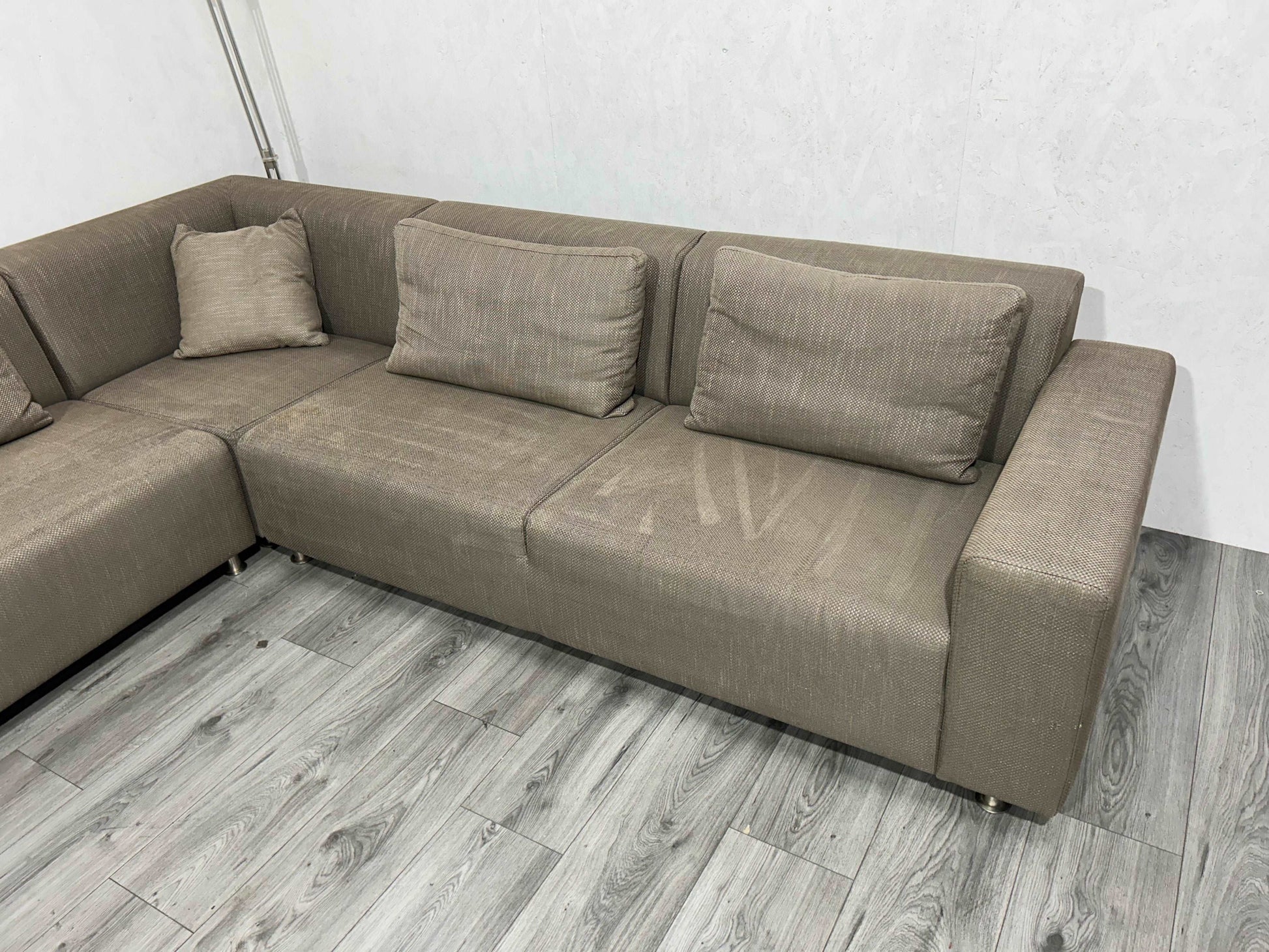 Taupe Hoekbank ~ Vaste Kussens