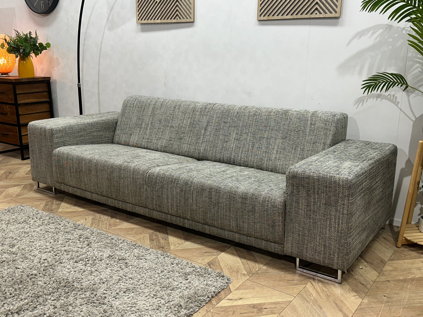 Grijze Rechte Bank ~ Vaste Kussens