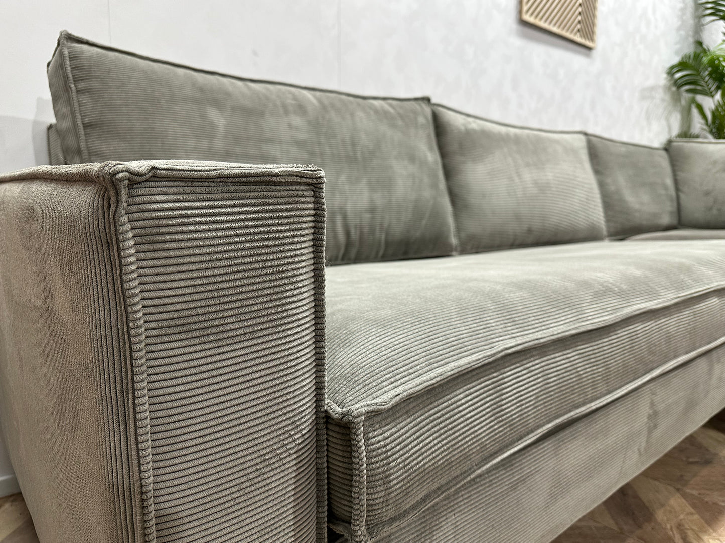Grijze Woood Ribstof Hoekbank ~ Losse Kussens