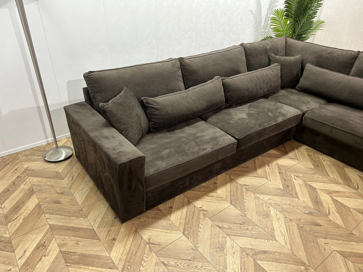 Bruine Velvet Hoekbank ~ Losse Kussens Met Afneembare Hoezen