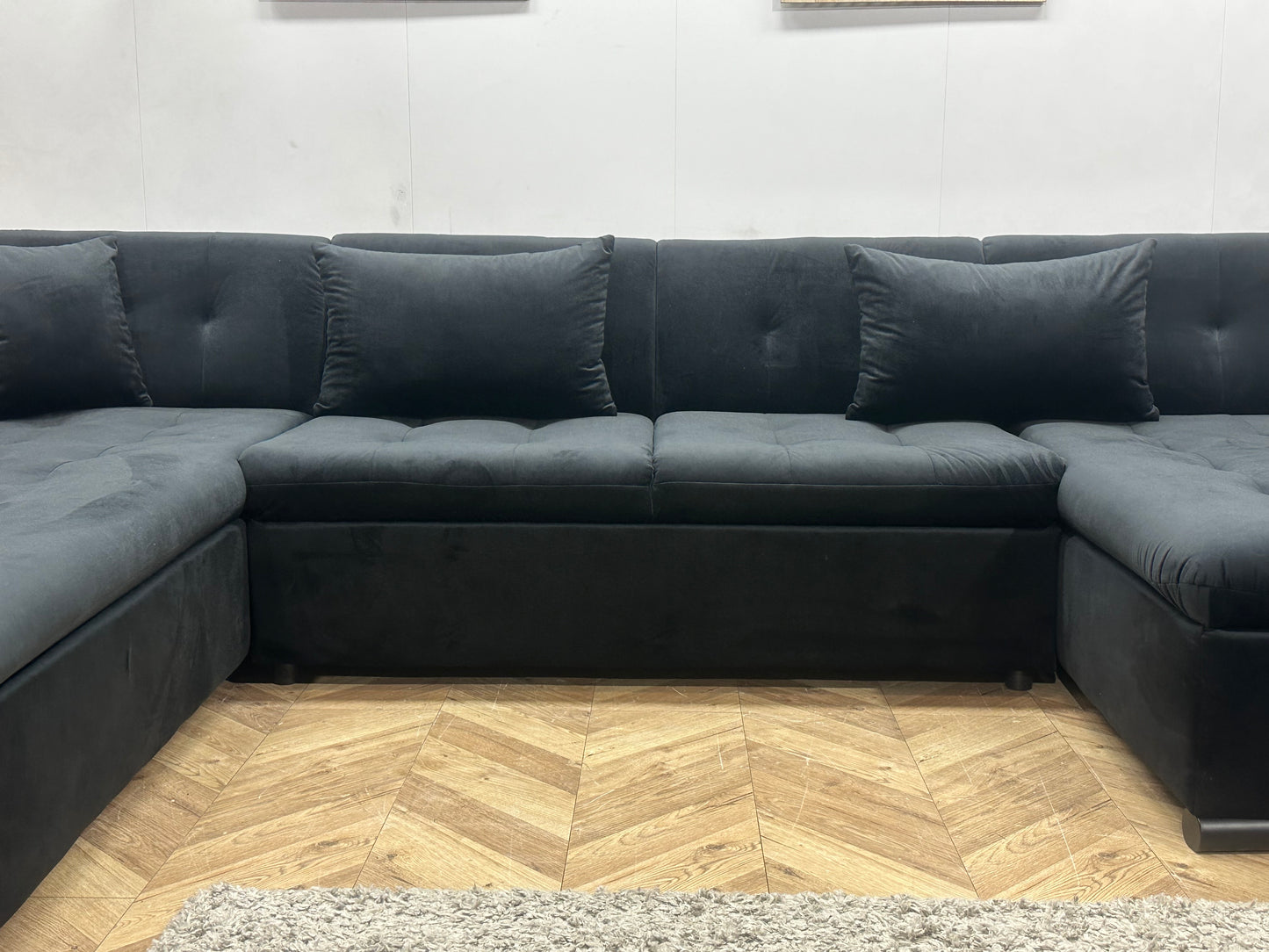 !Showroommodel! Zwarte Velvet U Bank