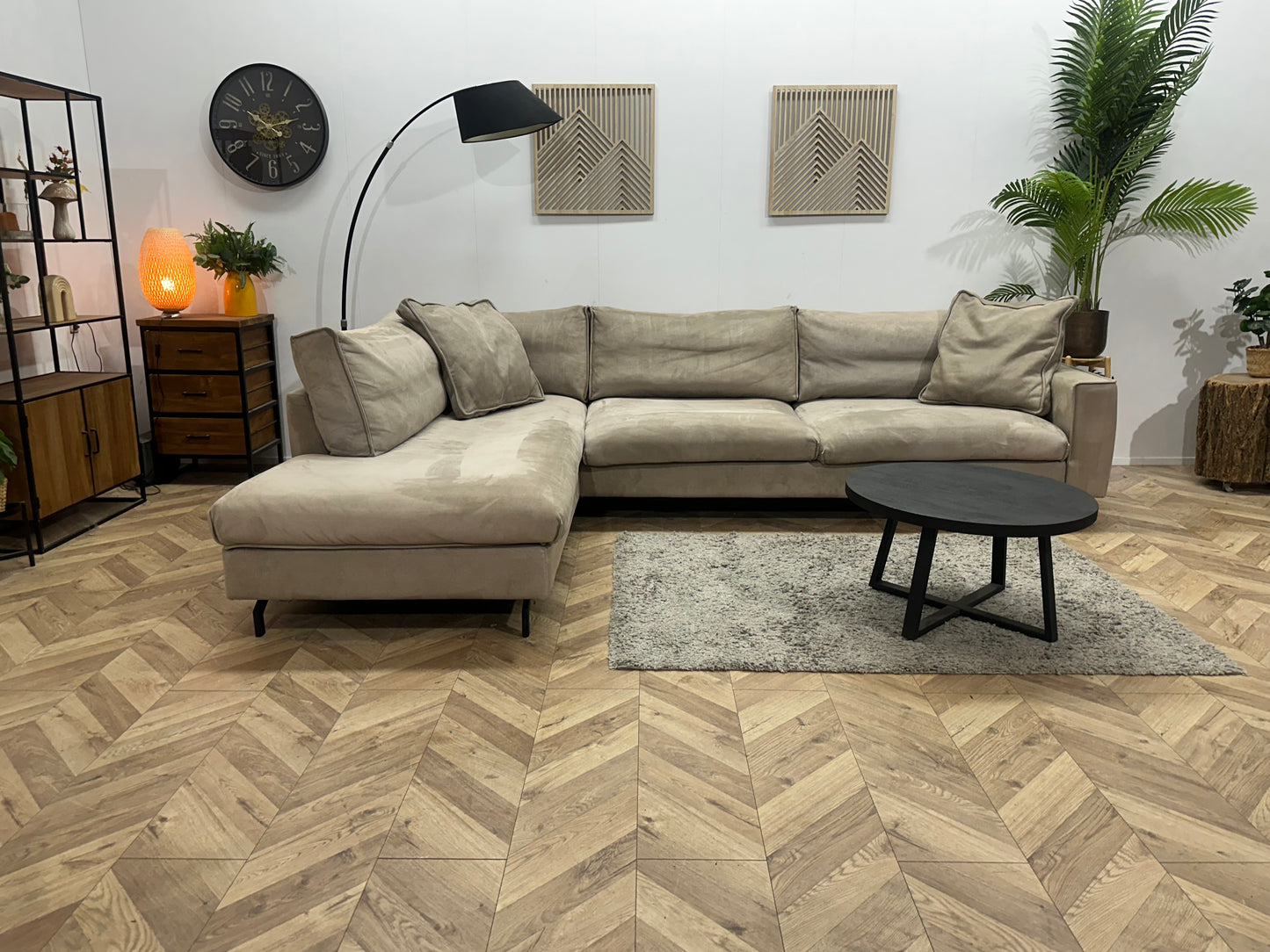 Taupe Velvet Hoekbank ~ Losse Kussens Met Afneembare Hoezen