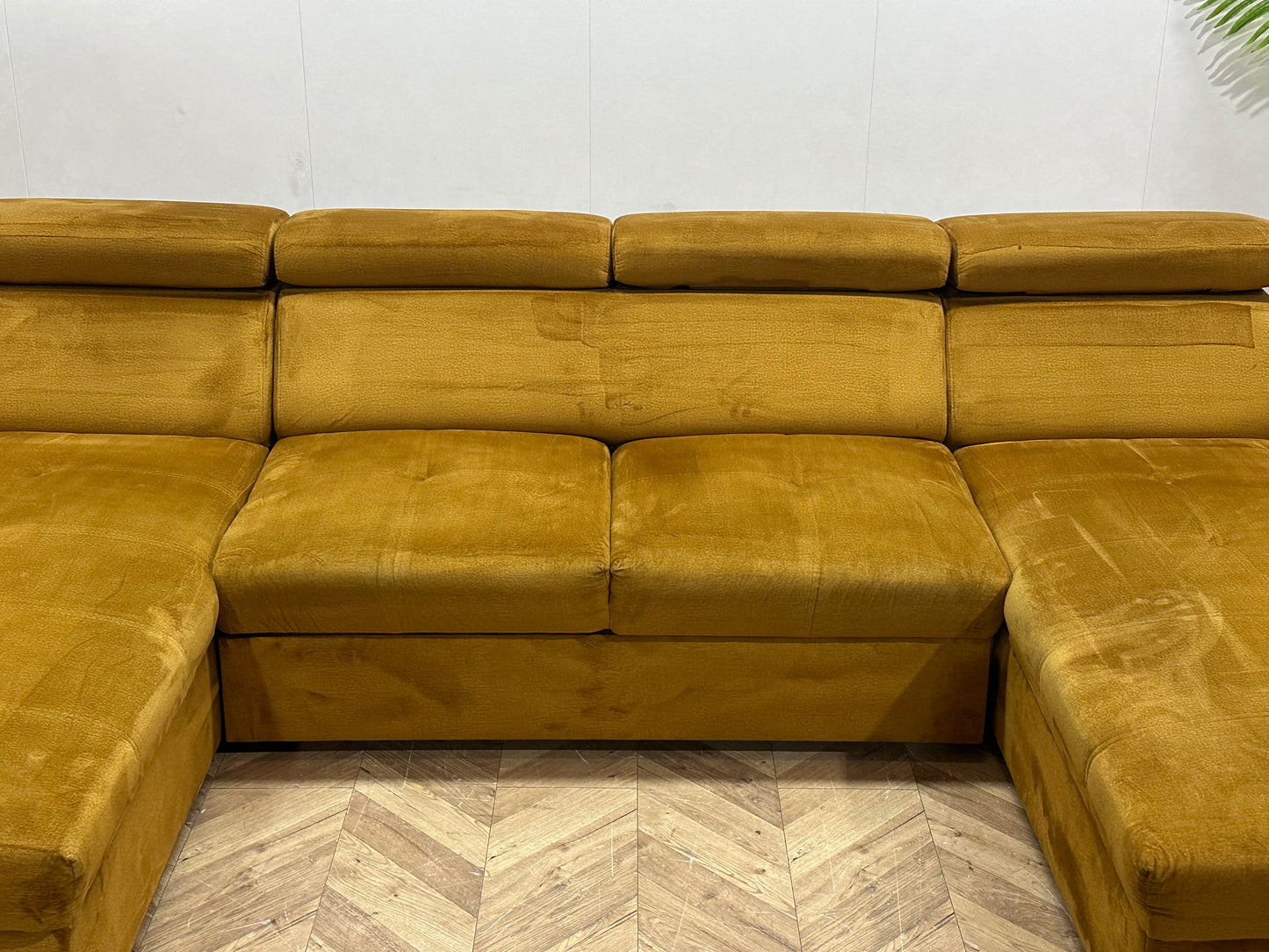 Gele Velvet U Bank ~ Slaapfunctie