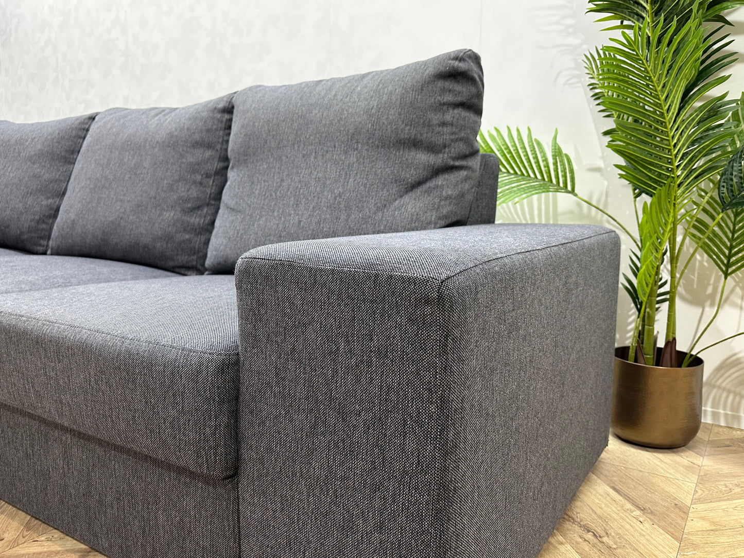 Grijze Ruime Hoekbank ~ Losse Rugkussens Met Afneembare Hoezen