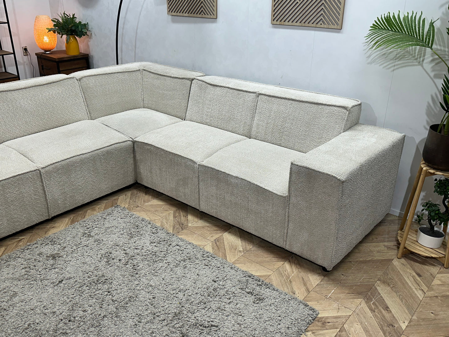 !Showroommodel! Witte Bouclé Stoffen Hoekbank