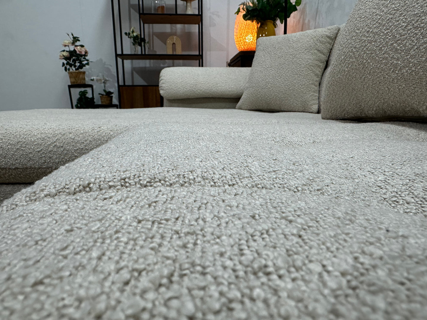 !Showroommodel! Witte/Crème Bouclé Stoffen Hoekbank