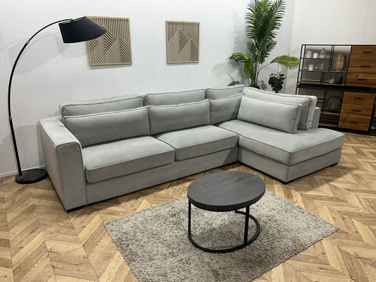 Licht Grijze Velvet Hoekbank ~ Losse Kussens Met Afneembare Hoezen