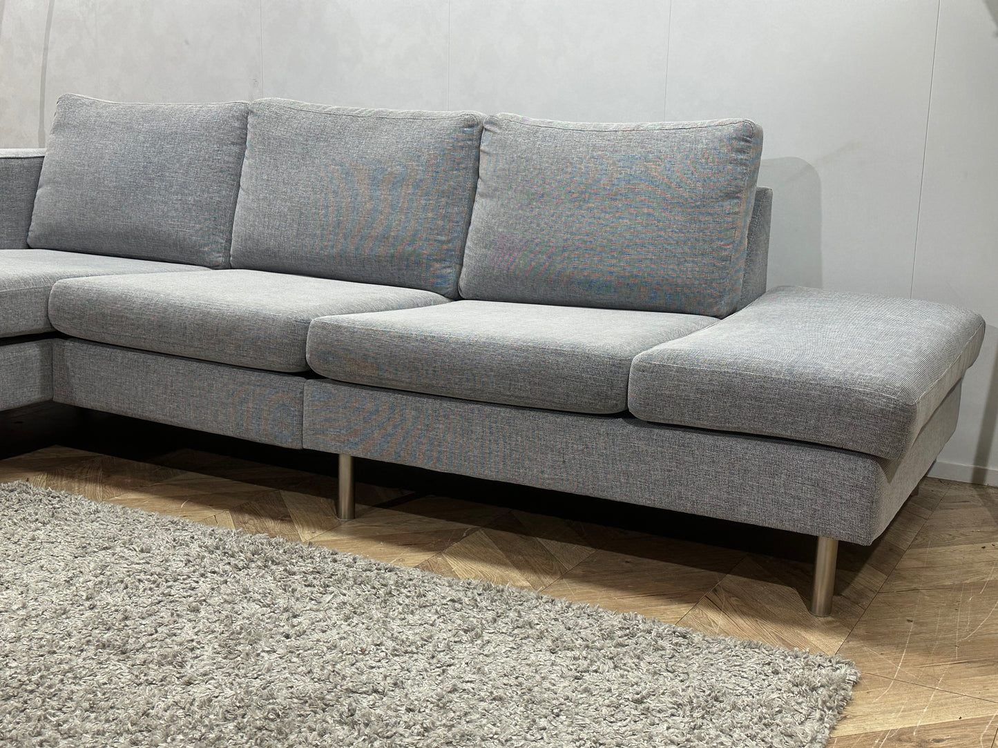 Licht Grijze Design Hoekbank Inc Hocker ~ Losse Kussens Met Afneembare Hoezen