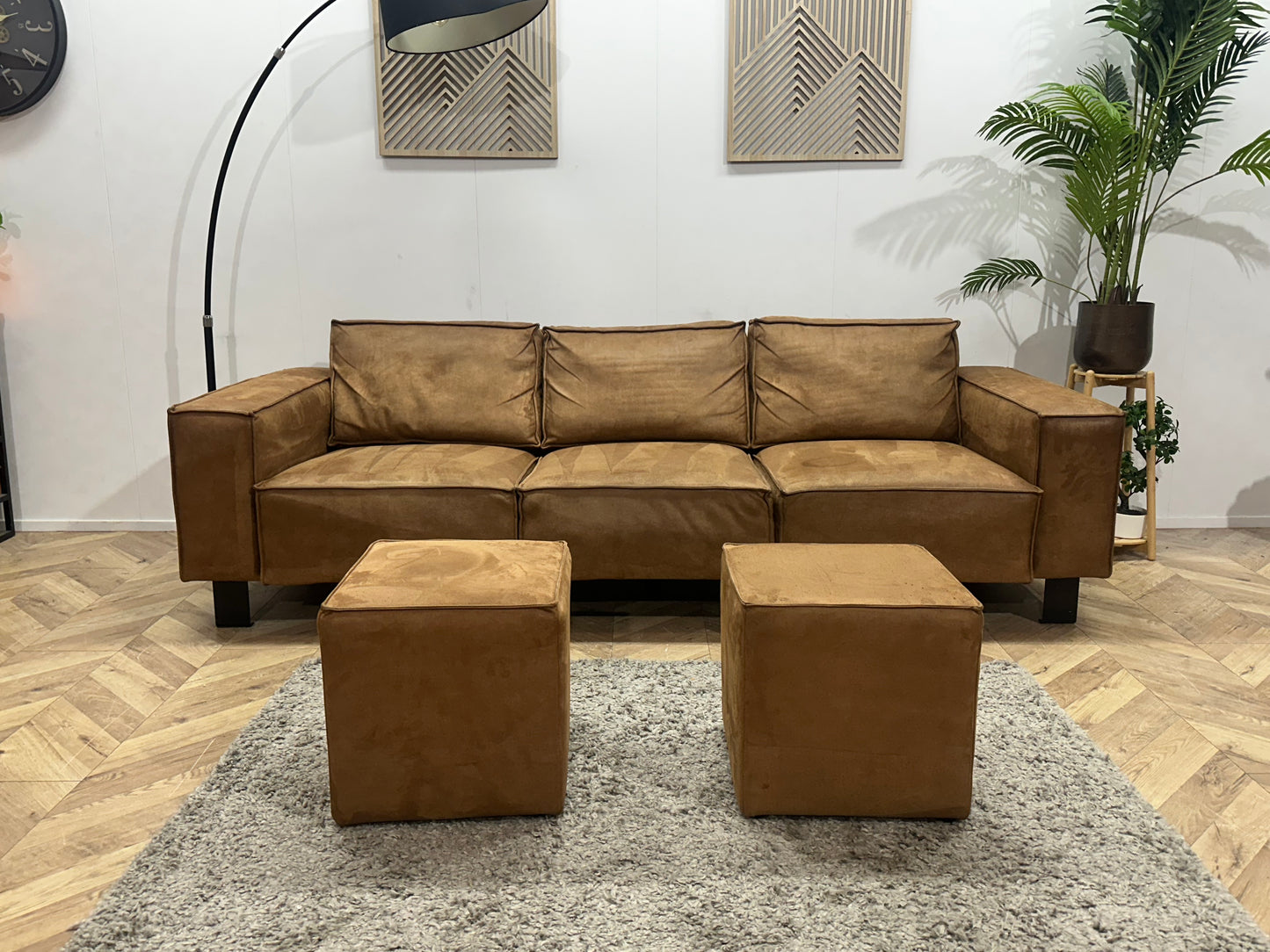 Cognac Bruine Suède Stoffen 3-Zits Bank Inc Hockers ~ Losse Rugkussens Met Afneembare Hoezen