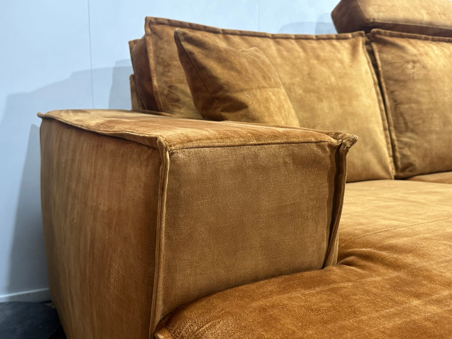 Oker Gele Velvet Banken Set ~ Relaxfunctie