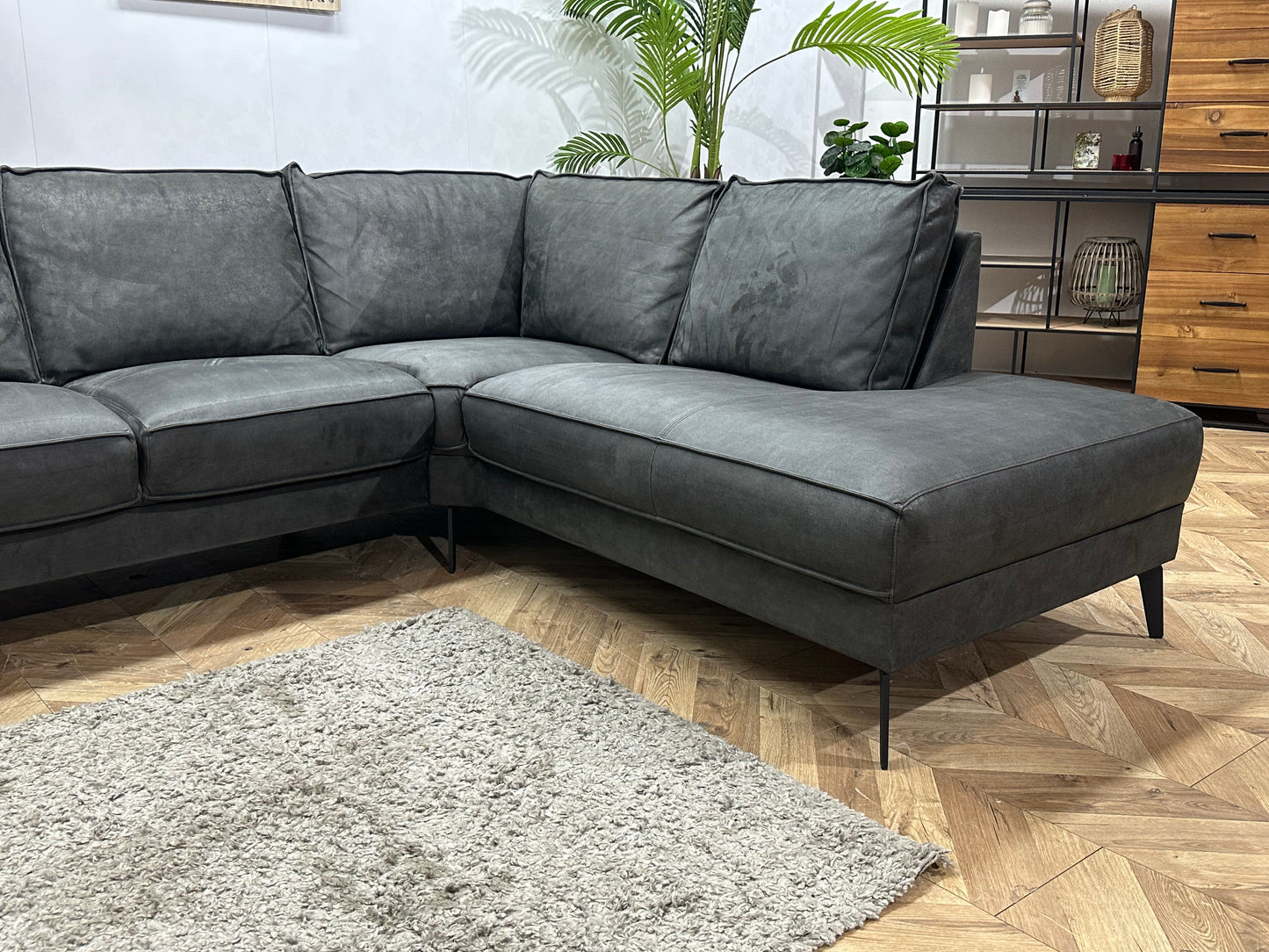 Antraciet Suède Stoffen Hoekbank ~ Losse Rugkussens Met Afneembare Hoezen