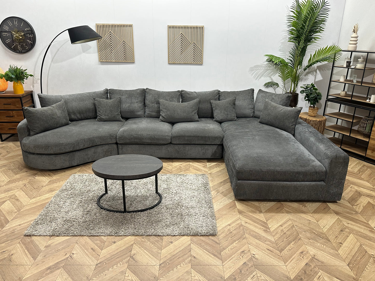 Grijze Ruime Hoekbank ~ Losse Kussens Met Afneembare Hoezen