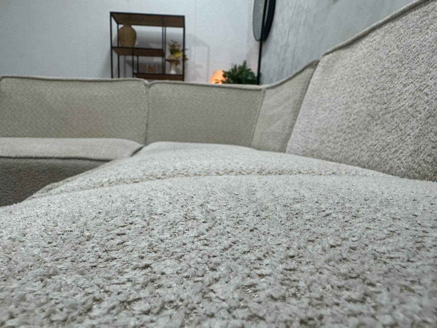 !Showroommodel! Witte Bouclé Stoffen Hoekbank