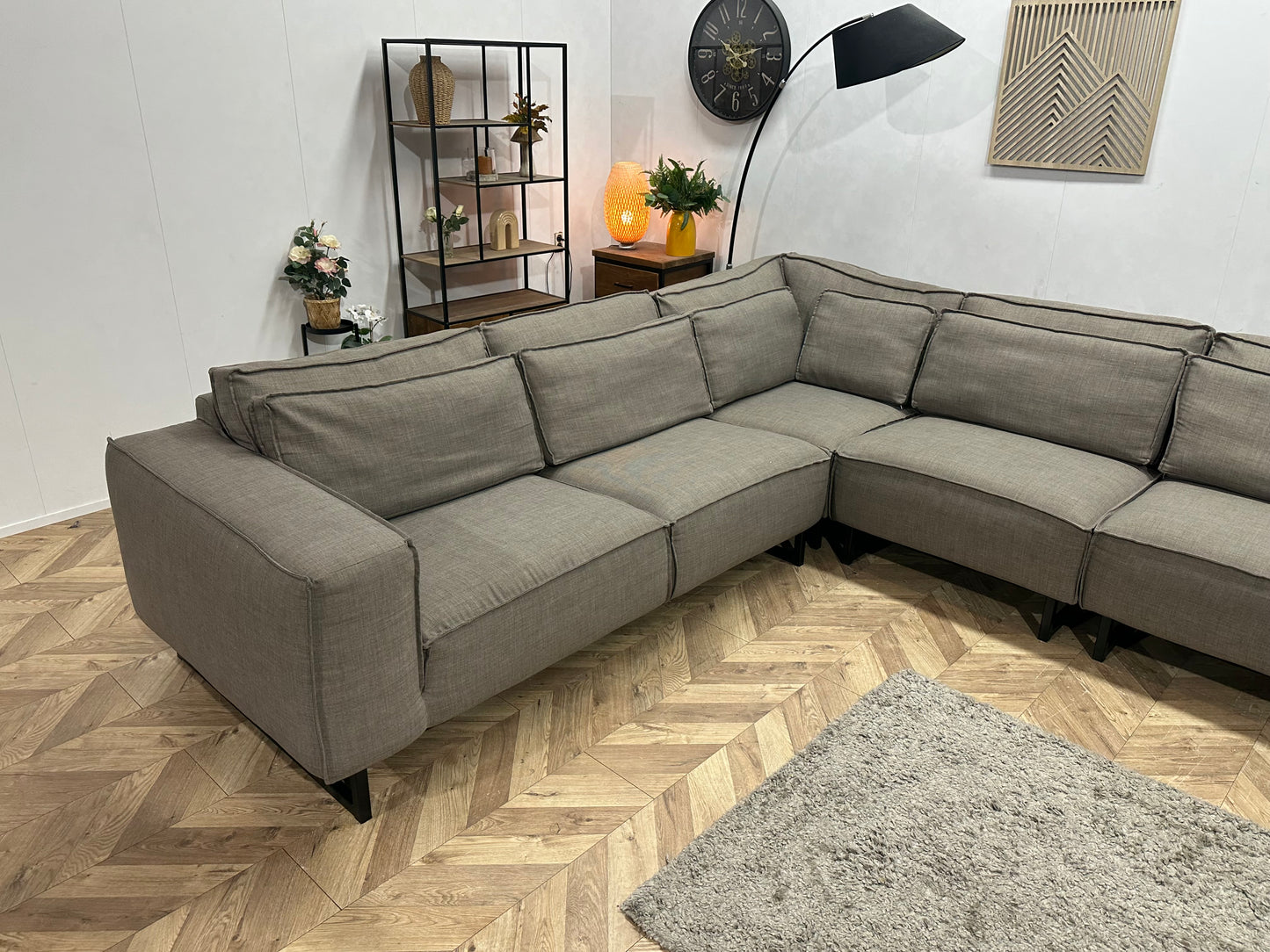 Taupe Ruime Hoekbank Inc Hocker ~ Meerdere Opstellingen
