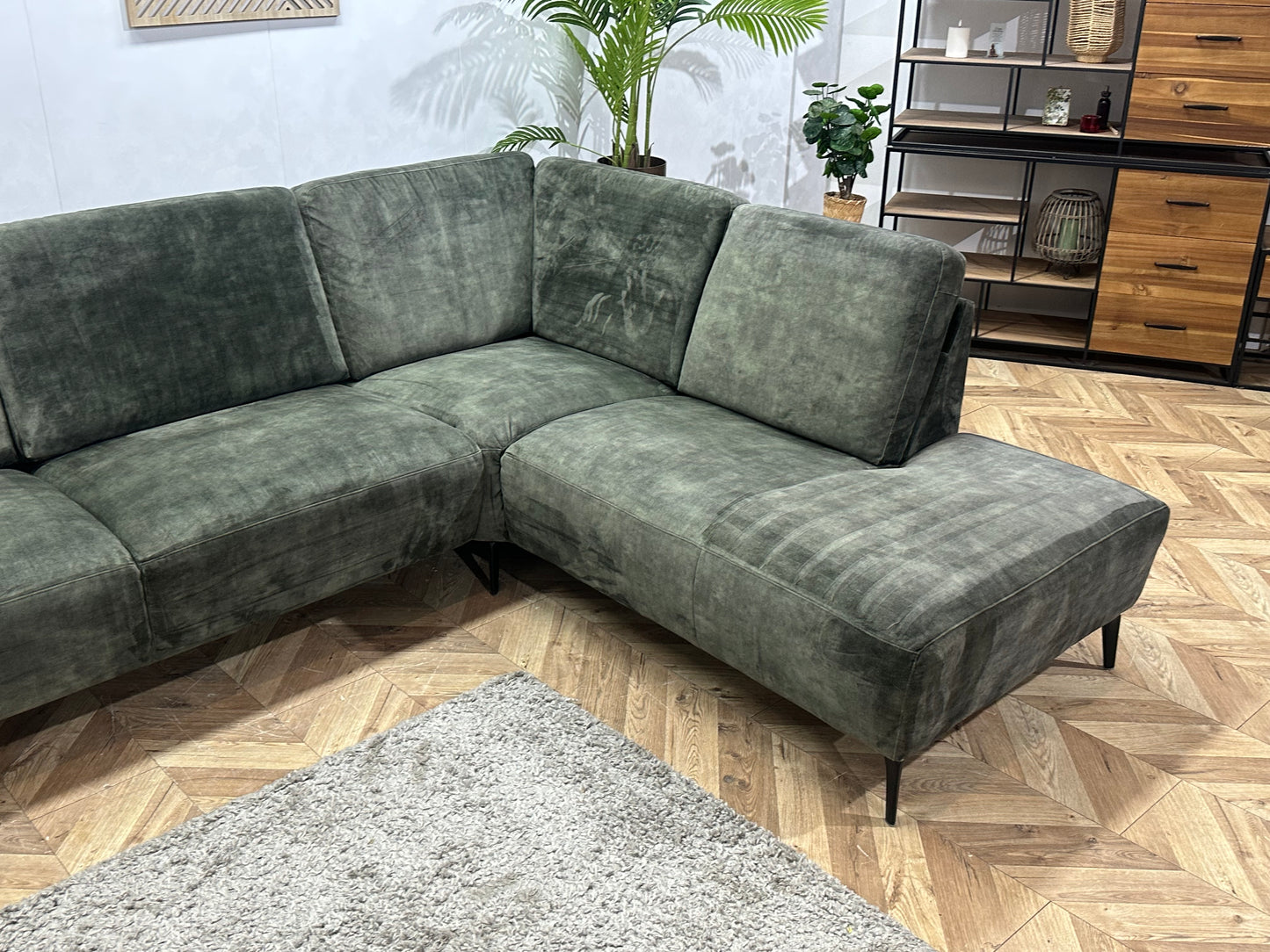 Donker Groene Velvet Hoekbank ~ Losse Rugkussens Met Afneembare Hoezen