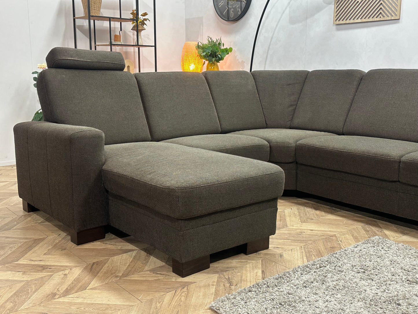 Bruine U Bank ~ Vaste Kussens