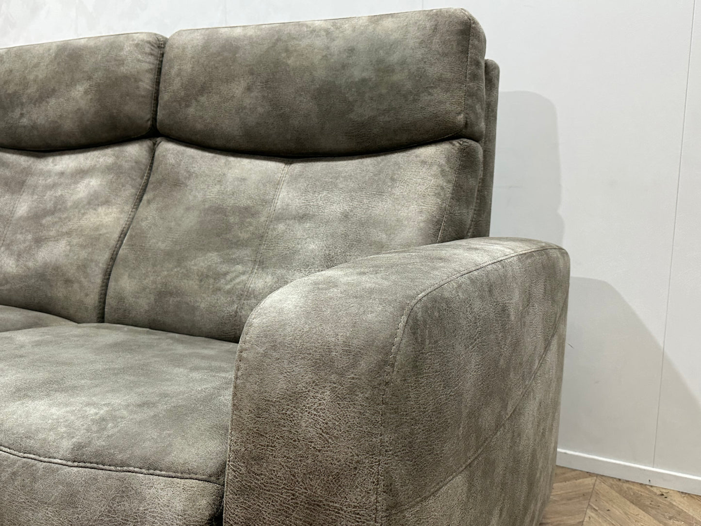 Grijze Suède Stoffen 2.5-Zits Bank ~ Vaste Kussens