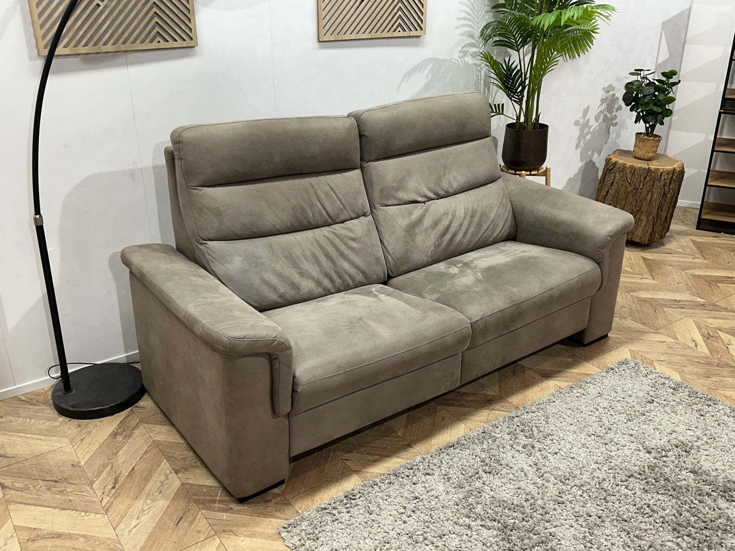 Grijze Suède Stoffen 2.5-Zits Bank ~ Vaste Kussens