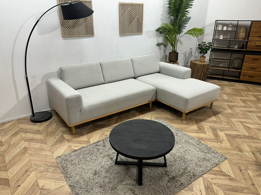 Licht Grijze Hoekbank ~ Losse Rugkussens Met Afneembare Hoezen