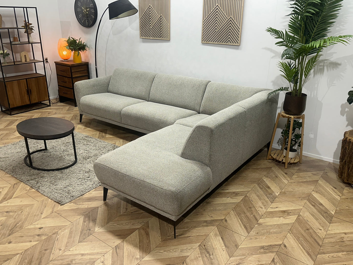 Licht Grijze Bouclé Stoffen Hoekbank ~ Vaste Kussens