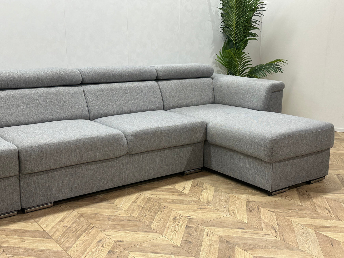 Licht Grijze Ruime Hoekbank ~ Verstelbare Hoofdsteunen