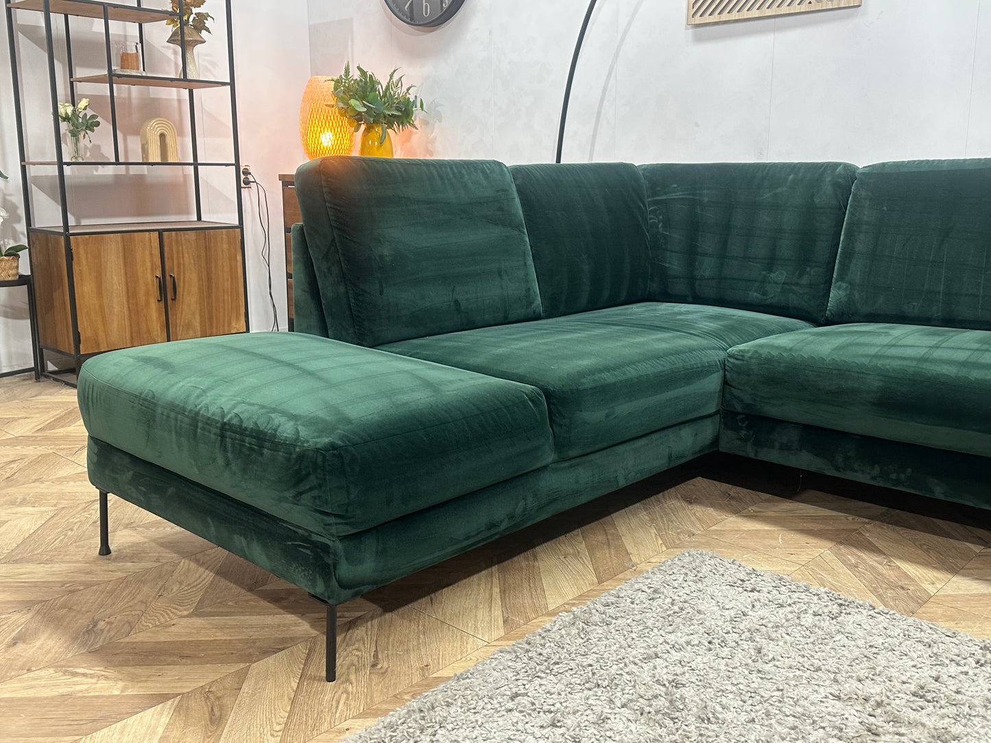 Groene Velvet Hoekbank ~ Losse Rugkussens Met Afneembare Hoezen
