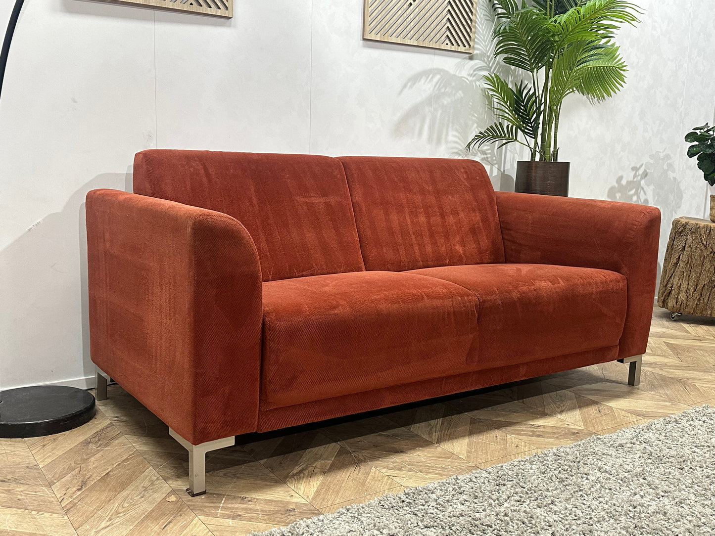 Rode Suède Stoffen 2.5-Zits Bank ~ Vaste Kussens