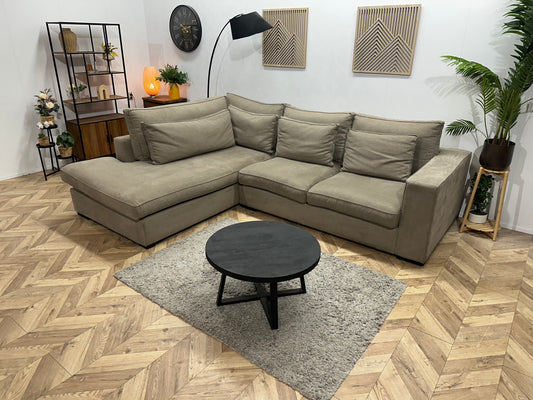 Room108 Beige Suède Stoffen Hoekbank ~ Losse Kussens Met Afneembare Hoezen