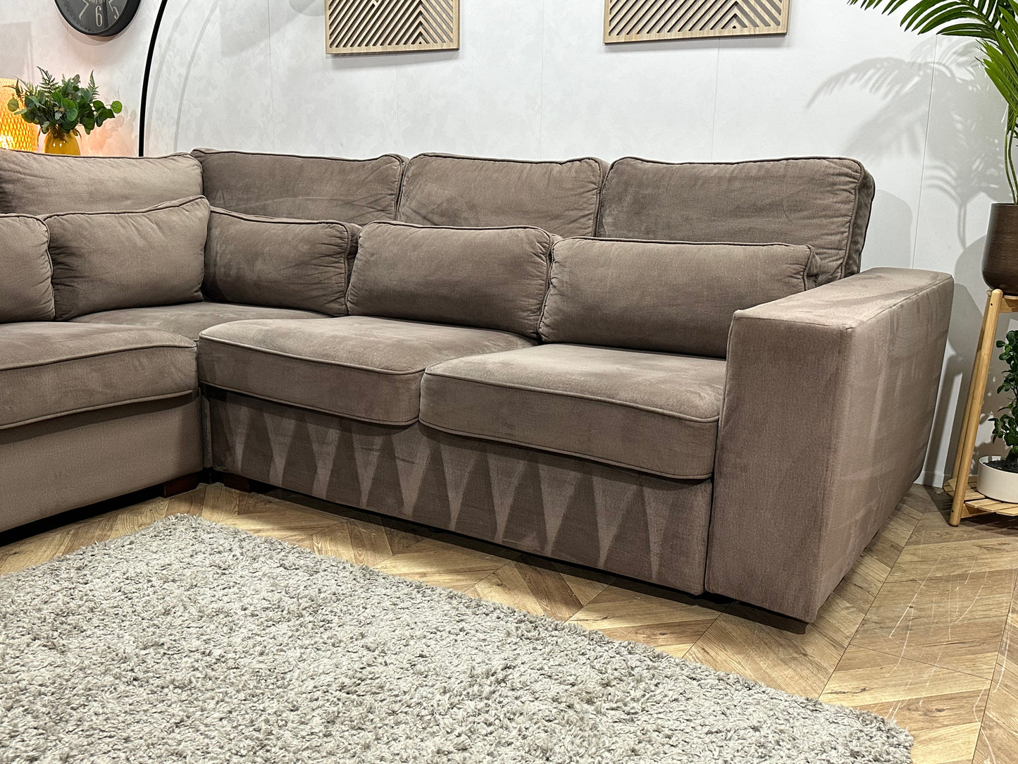 Bruine Velvet Hoekbank ~ Losse Kussens Met Afneembare Hoezen