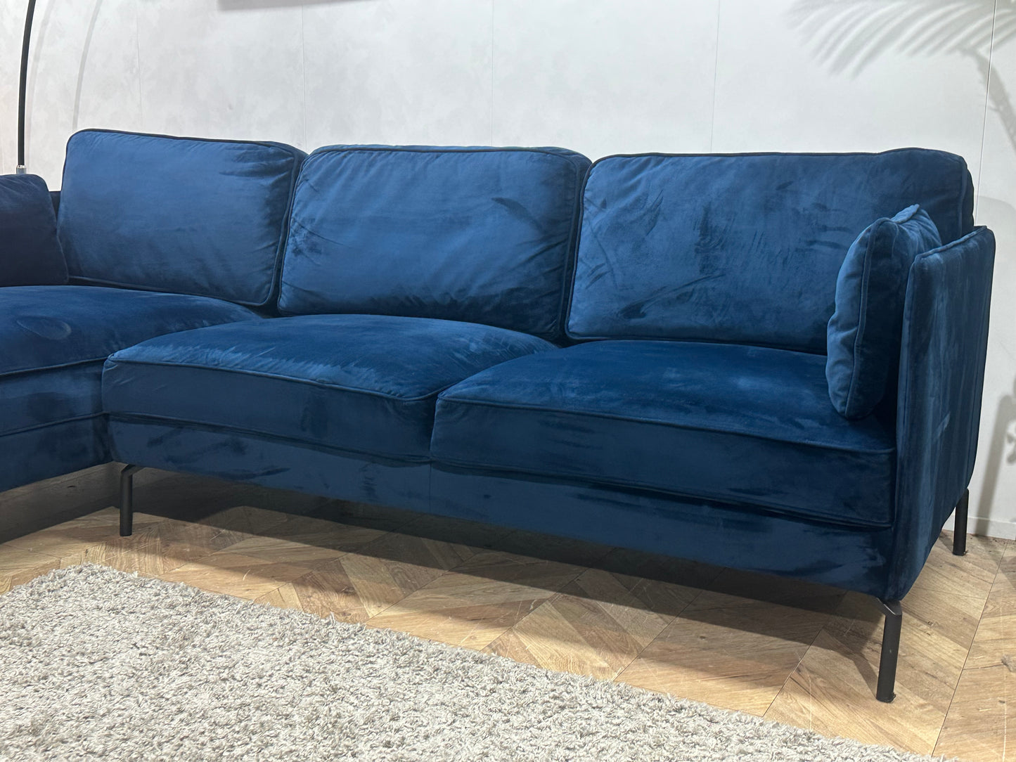 Blauwe Velvet Hoekbank ~ Losse Kussens Met Afneembare Hoezen
