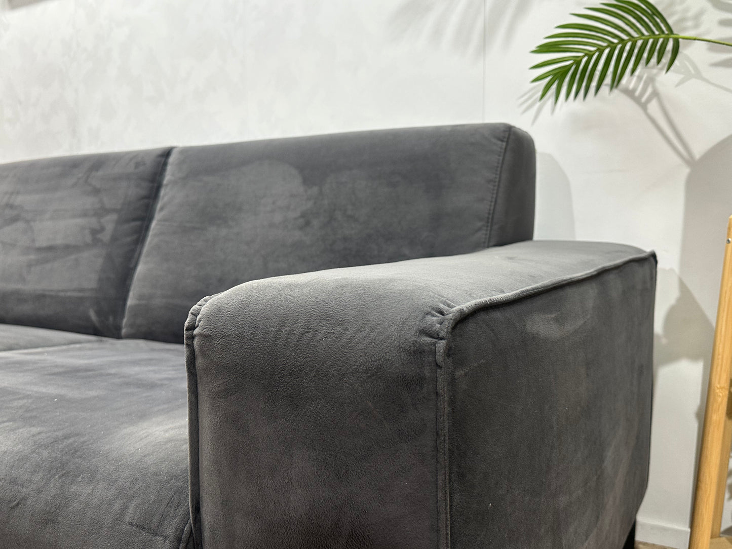 Antraciet Velvet 2.5-Zits Bank ~ Vaste Kussens