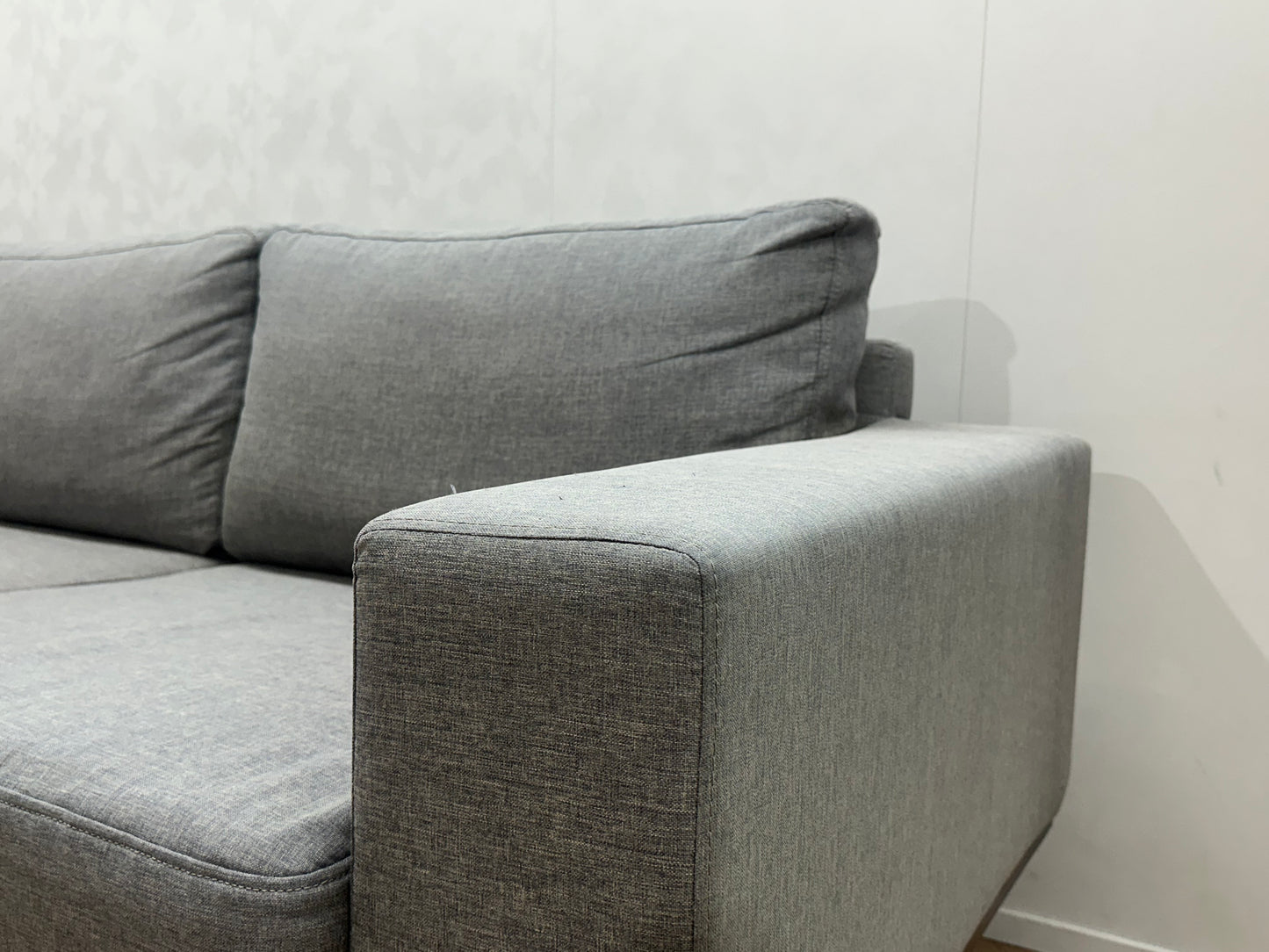 Licht Grijze Hoekbank ~ Losse Kussens Met Afneembare Hoezen