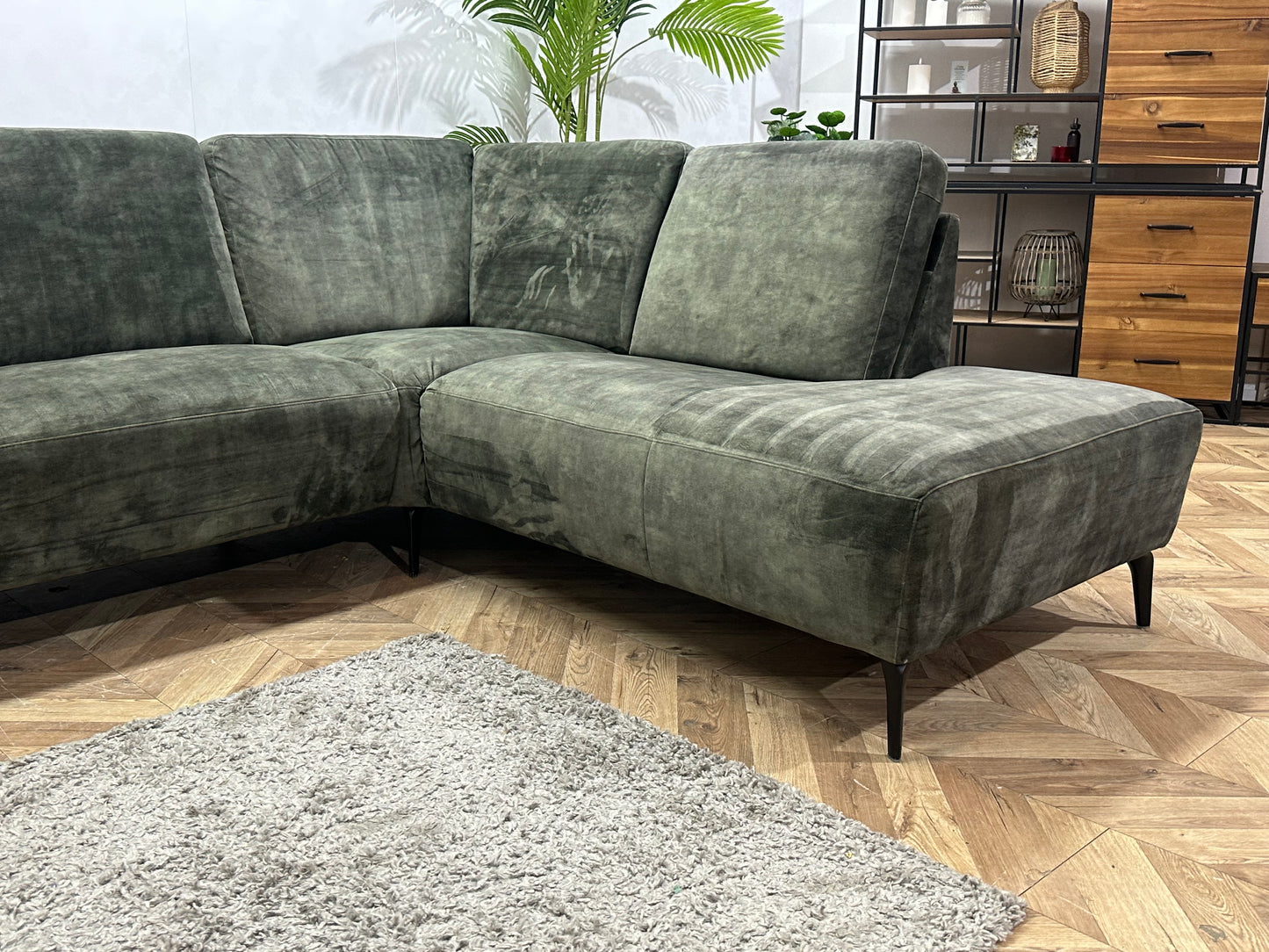 Donker Groene Velvet Hoekbank ~ Losse Rugkussens Met Afneembare Hoezen