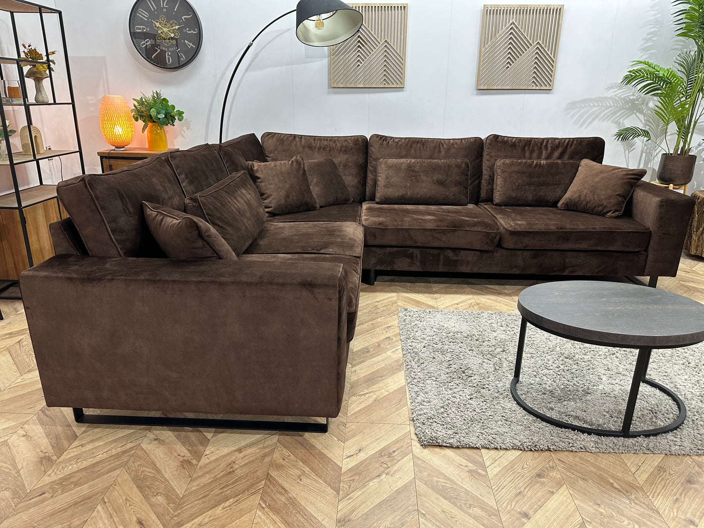 Bruine Velvet Hoekbank ~ Losse Kussens Met Afneembare Hoezen