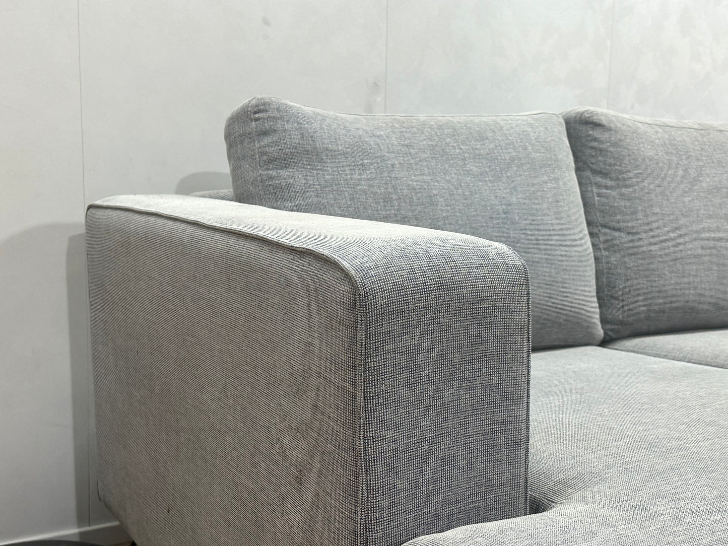 Licht Grijze Design Hoekbank Inc Hocker ~ Losse Kussens Met Afneembare Hoezen
