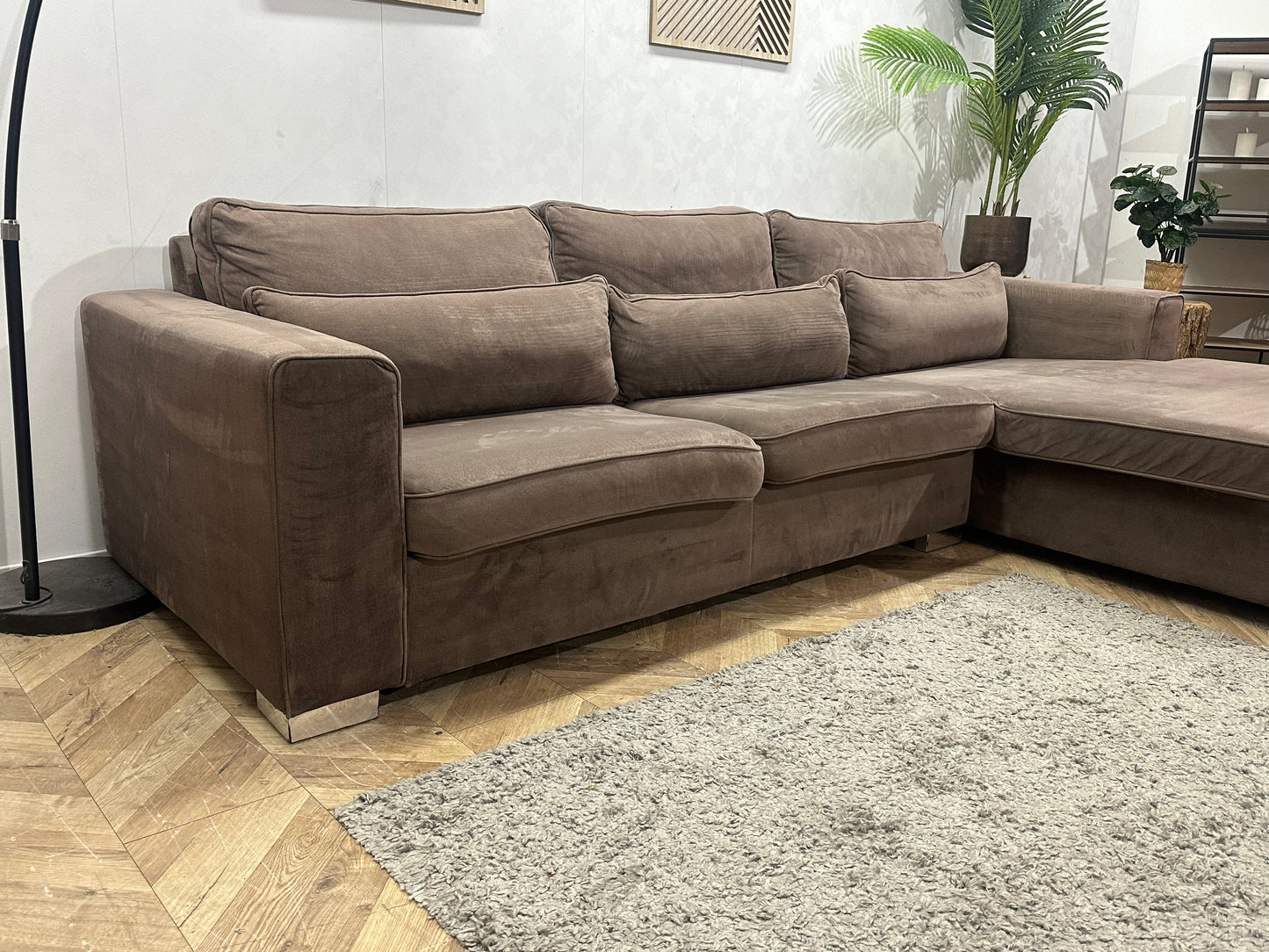 Bruine Velvet Hoekbank ~ Losse Kussens Met Afneembare Hoezen