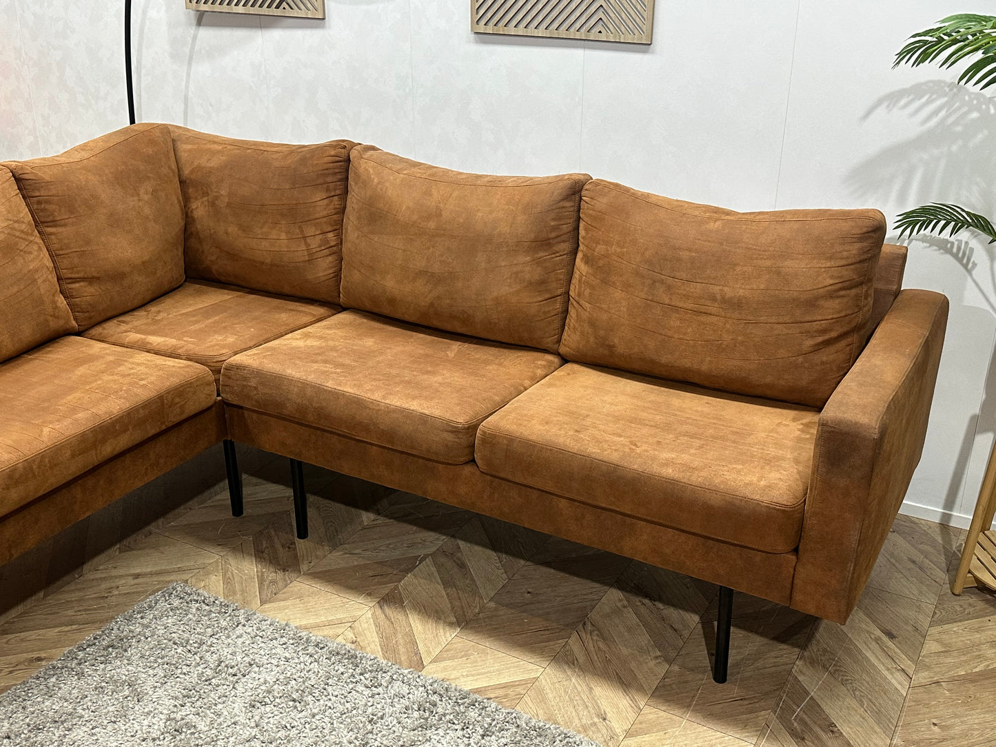 Cognac Bruine Suede Stoffen Hoekbank ~ Losse Kussens Met Afneembare Hoezen