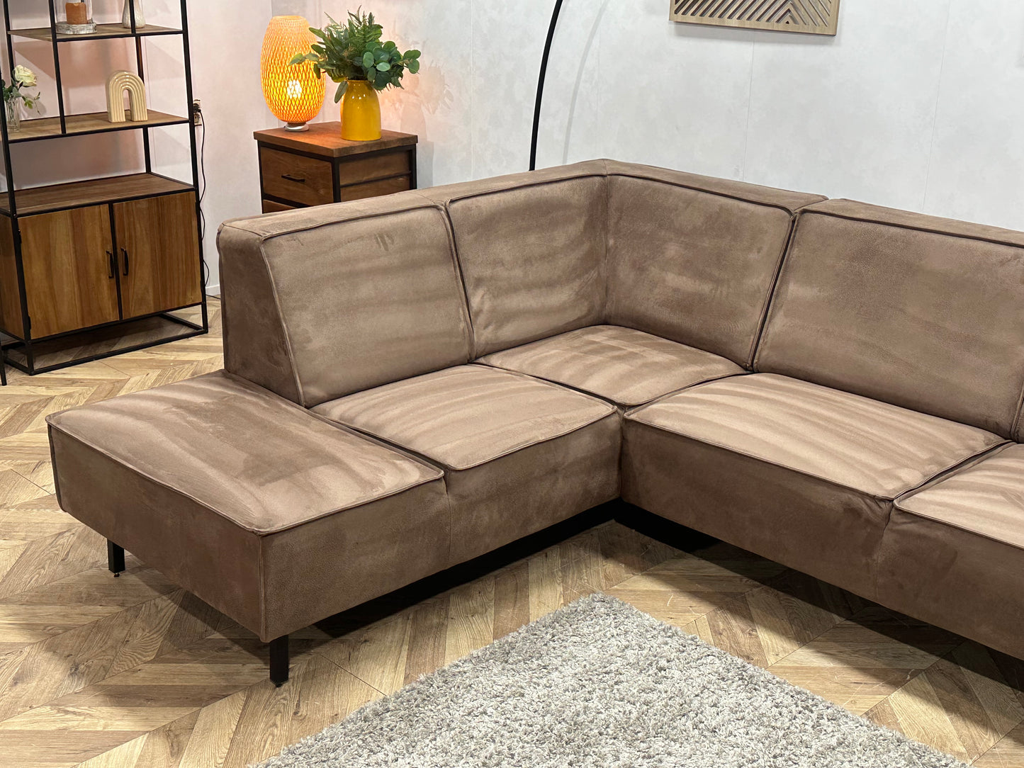 Bruine Suède Stoffen Hoekbank ~ Vaste Kussens