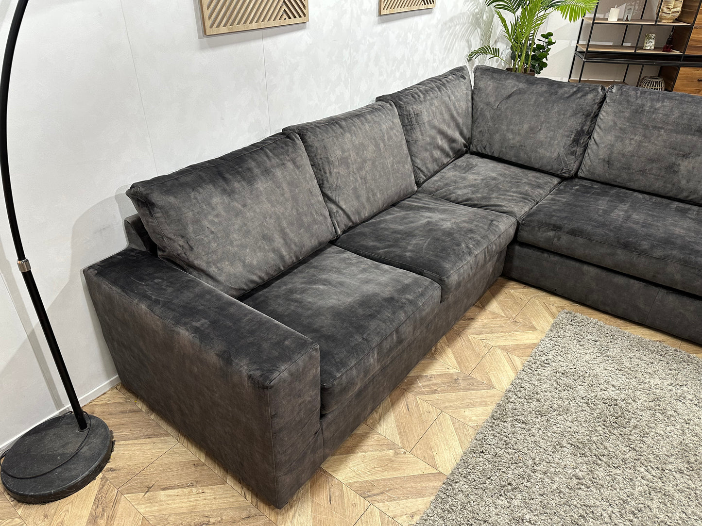 Zwarte Velvet Hoekbank ~ Losse Kussens Met Afneembare Hoezen