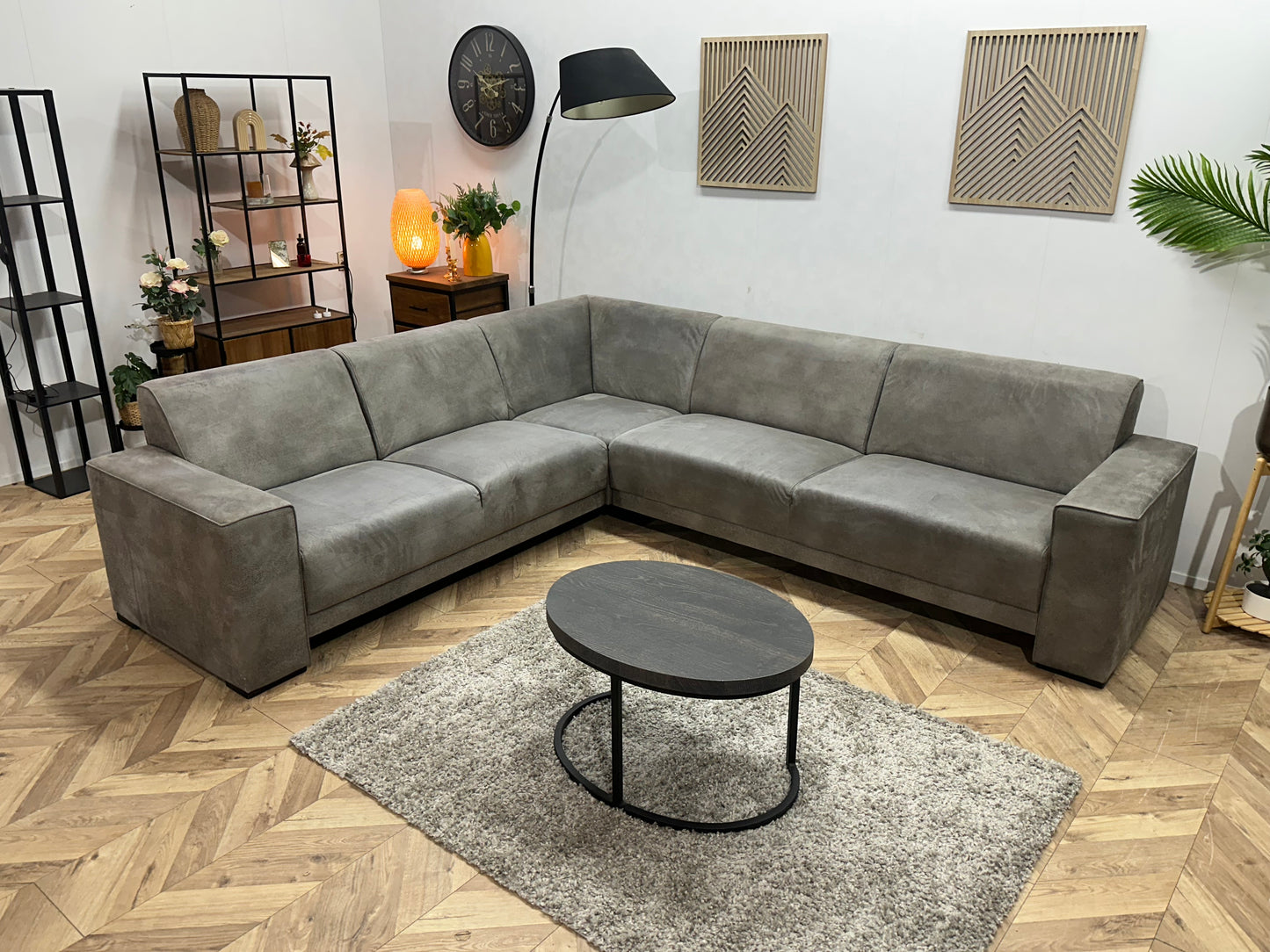 Grijze Suède Stoffen Hoekbank ~ Vaste Kussens