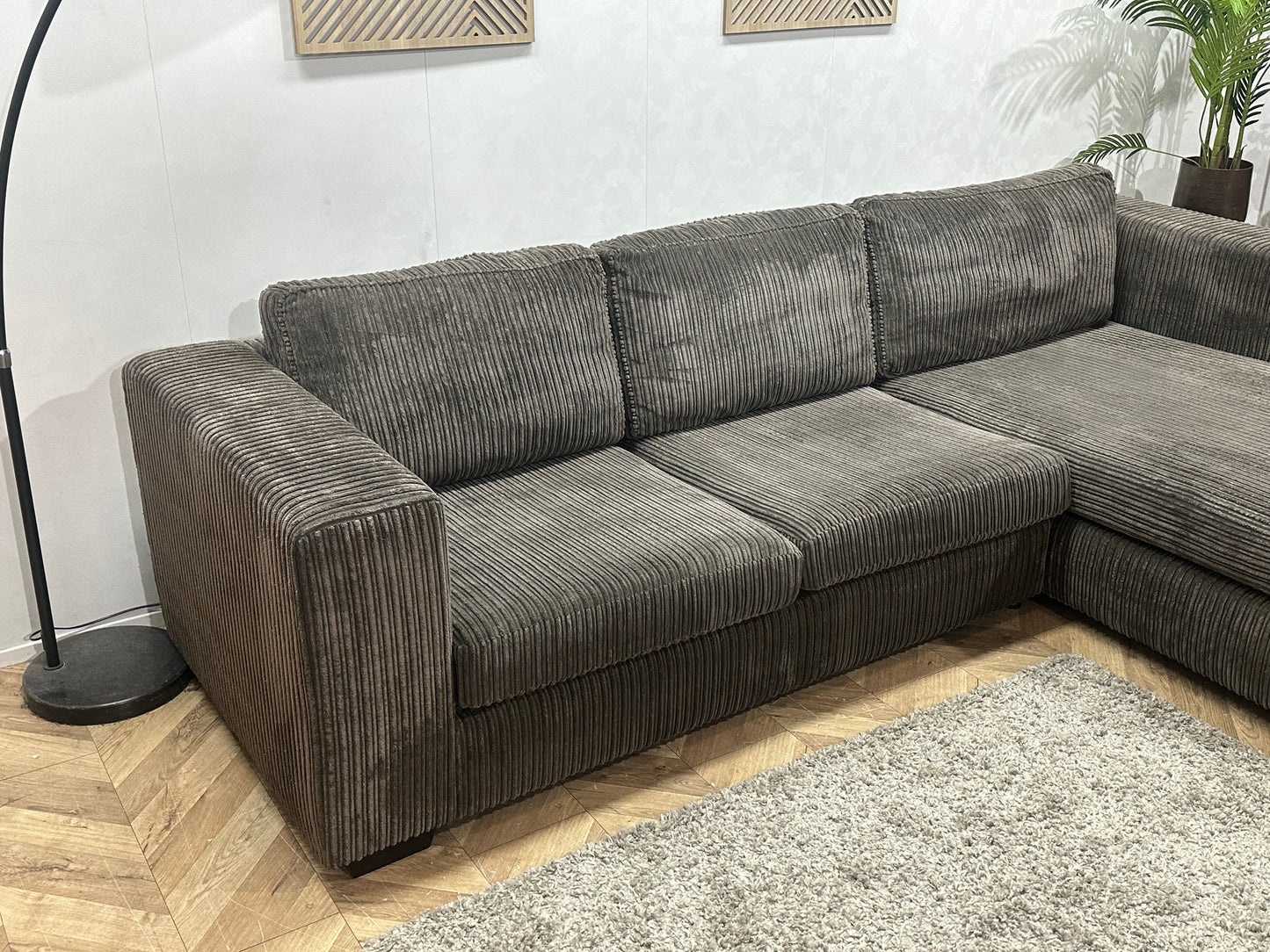 Bruine Ribstof Hoekbank ~ Losse Kussens Met Afneembare Hoezen