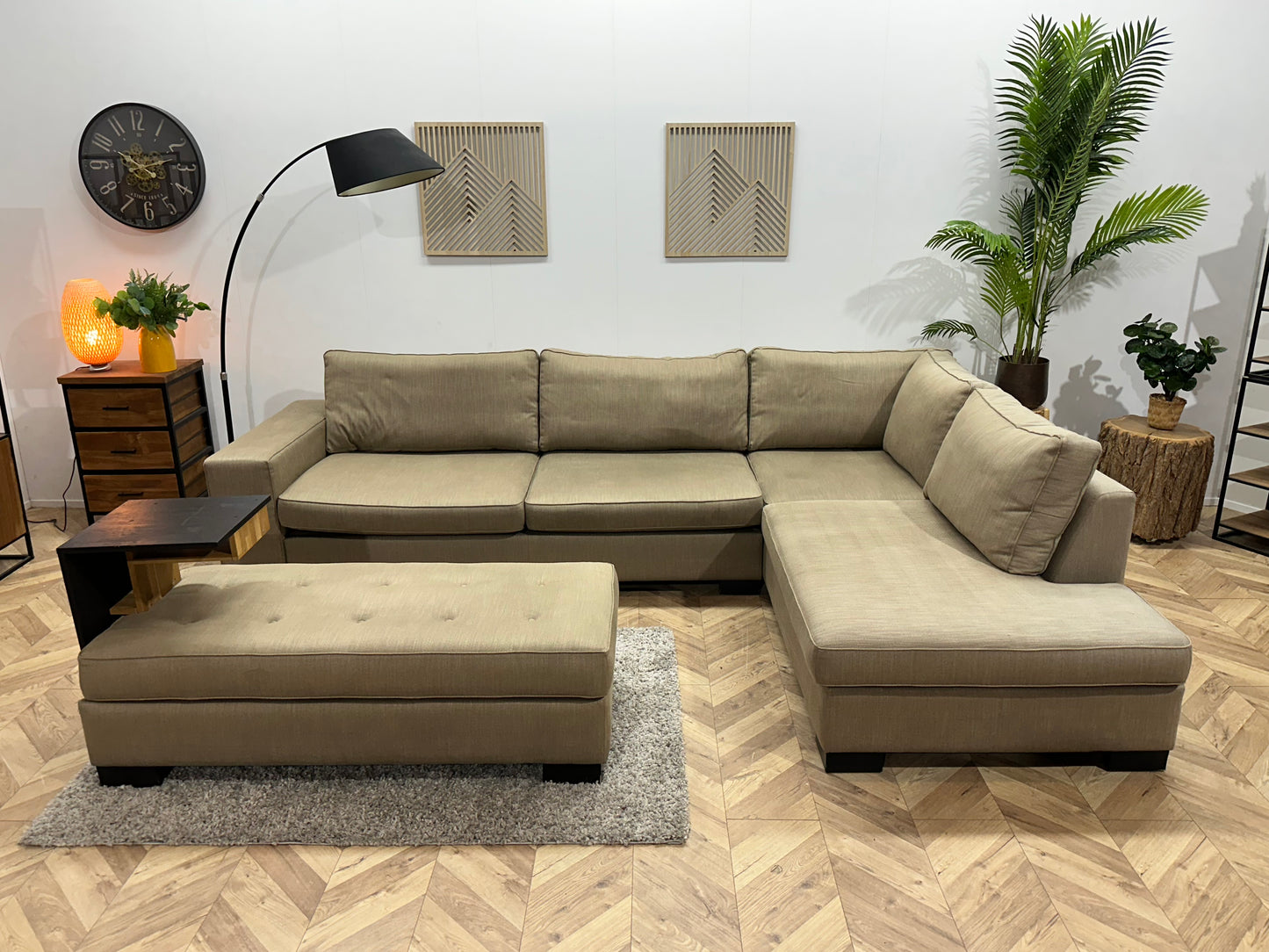 Beige Hoekbank Inc Hocker ~ Losse Kussens Met Afneembare Hoezen