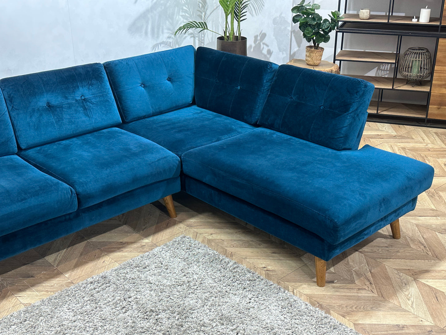 Blauwe Velvet Hoekbank ~ Losse Kussens Met Afneembare Hoezen