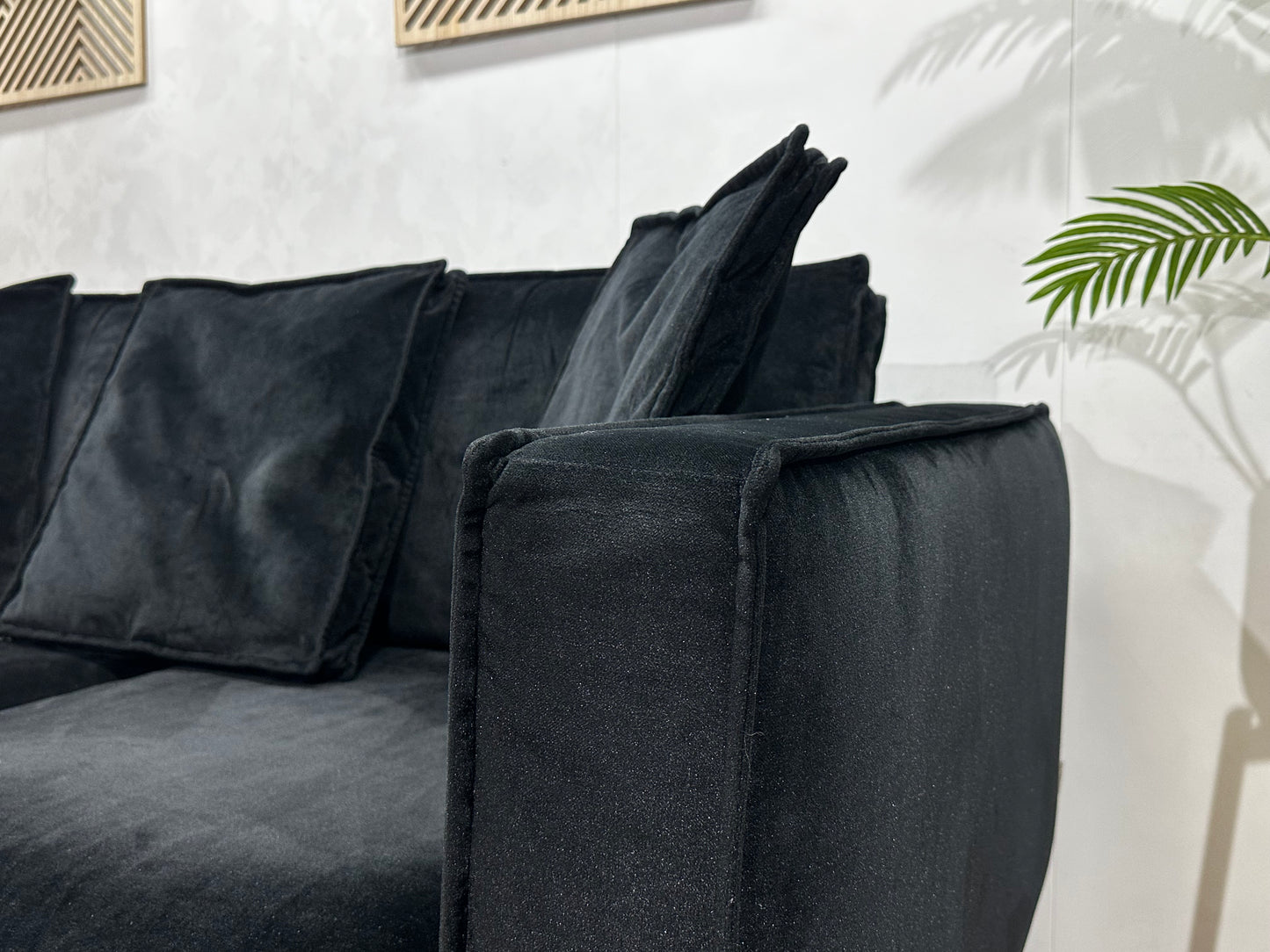 Goossens Zwarte Velvet Banken Set ~ Losse Kussens Met Afneembare Hoezen