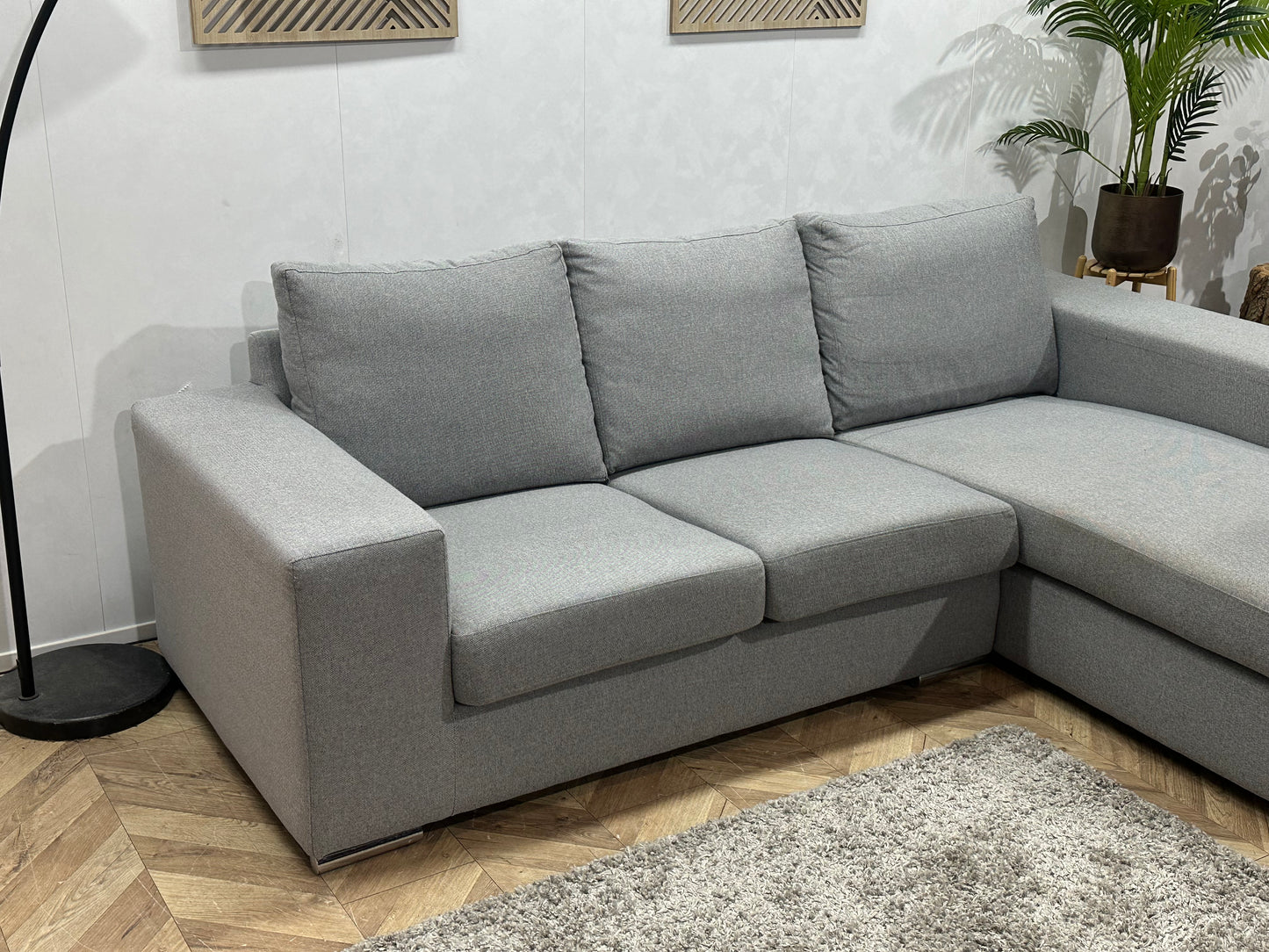 Licht Grijze Hoekbank ~ Losse Kussens Met Afneembare Hoezen