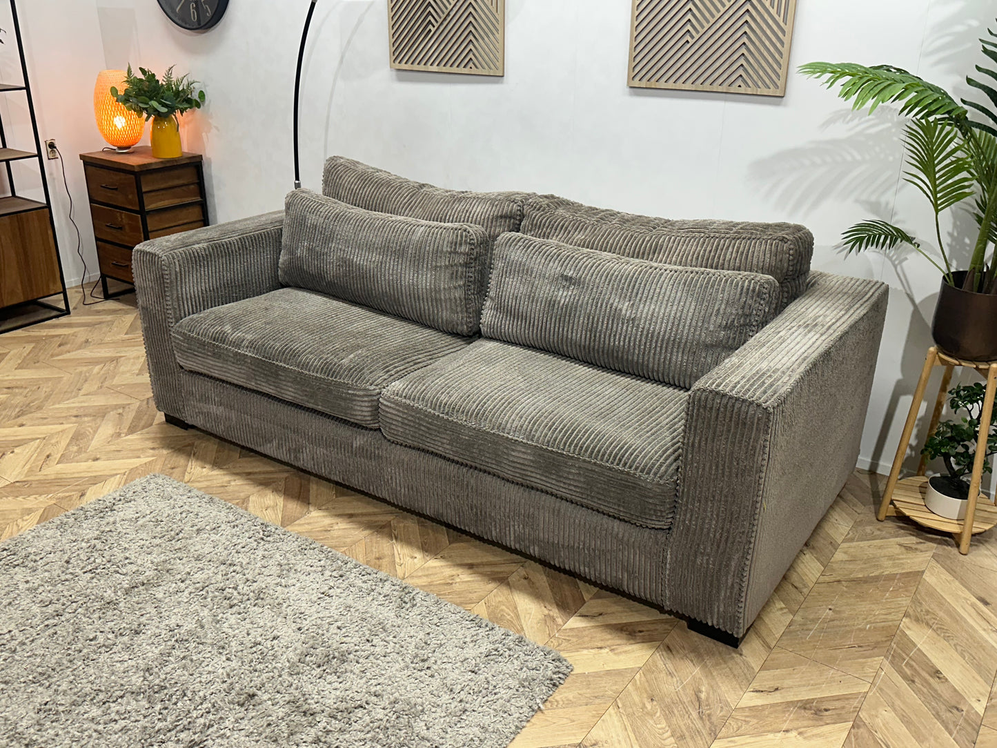 Grijze Ribstof 2.5-Zits Bank ~ Losse Kussens Met Afneembare Hoezen